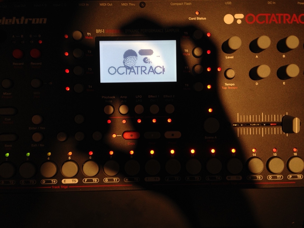 Octatrack freezing on bootup - Octatrack - Elektronauts
