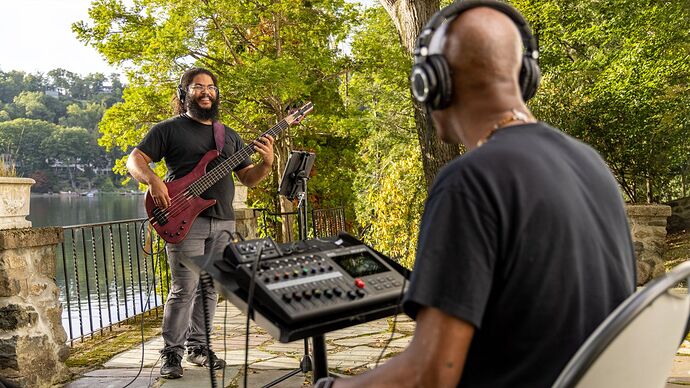 Outro_1_dVw2pb3.jpg.1600x0_q80_crop-smart_focal_area-1599,900,3200,1800_size_canvas_upscale