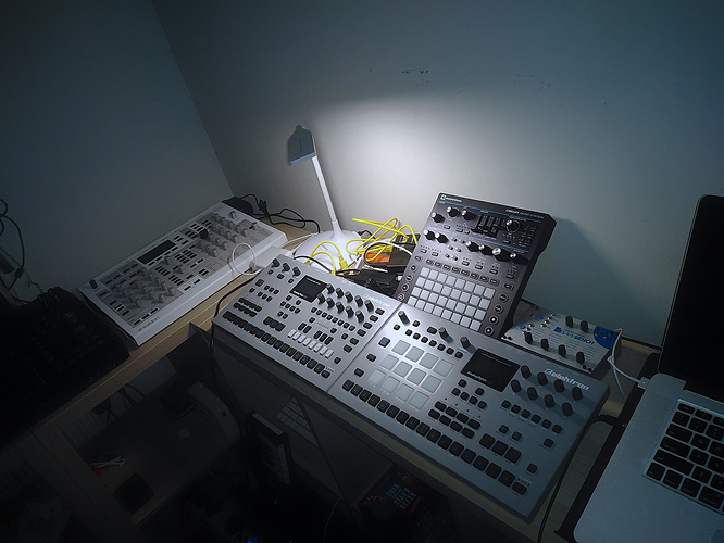 a4 Rytm II