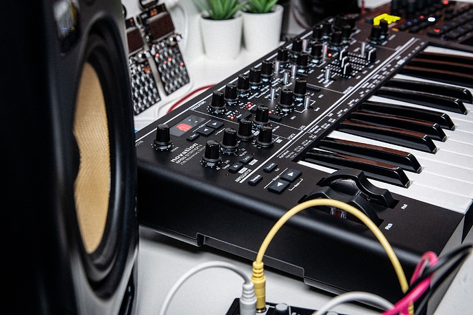 BassStationII_Firmware_2-5_25Years_2