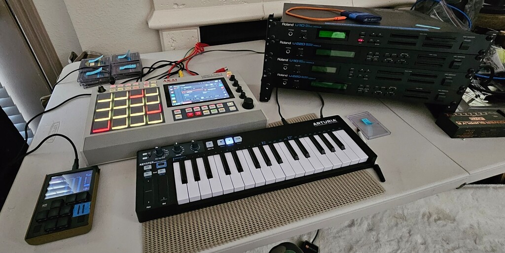 Roland U-220 2台セット Roland U-110, U-220, full SN-U110 expansion card catalog