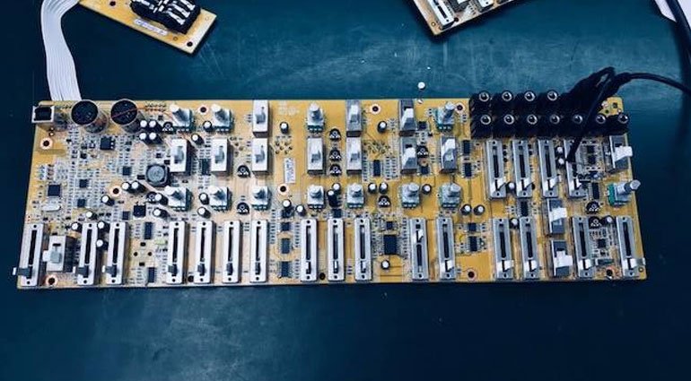 and%20yet%20another%20behringer%20whatsit