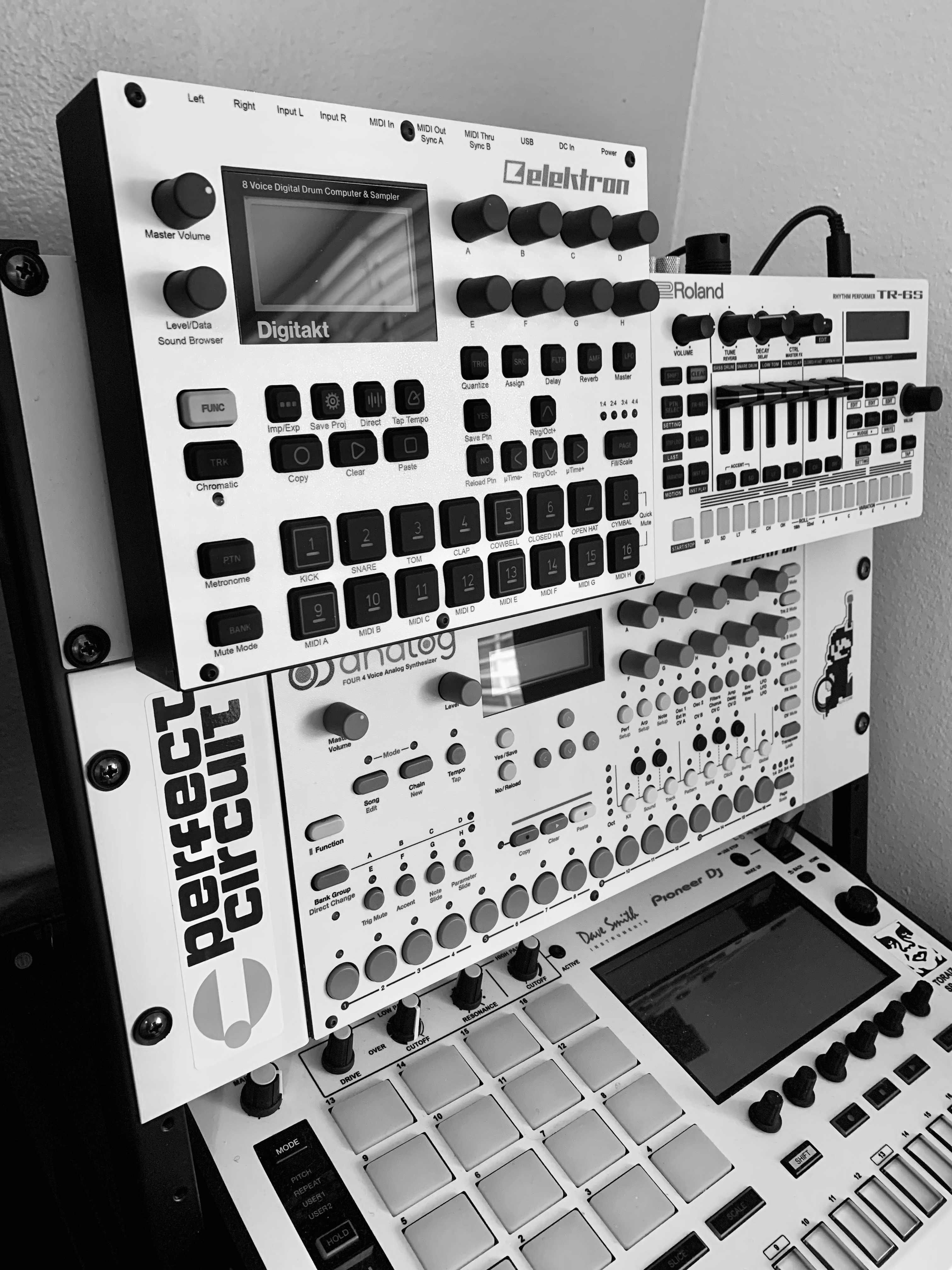 Video: Pioneer TORAIZ SP-16 Sampler First Look - DJ TechTools