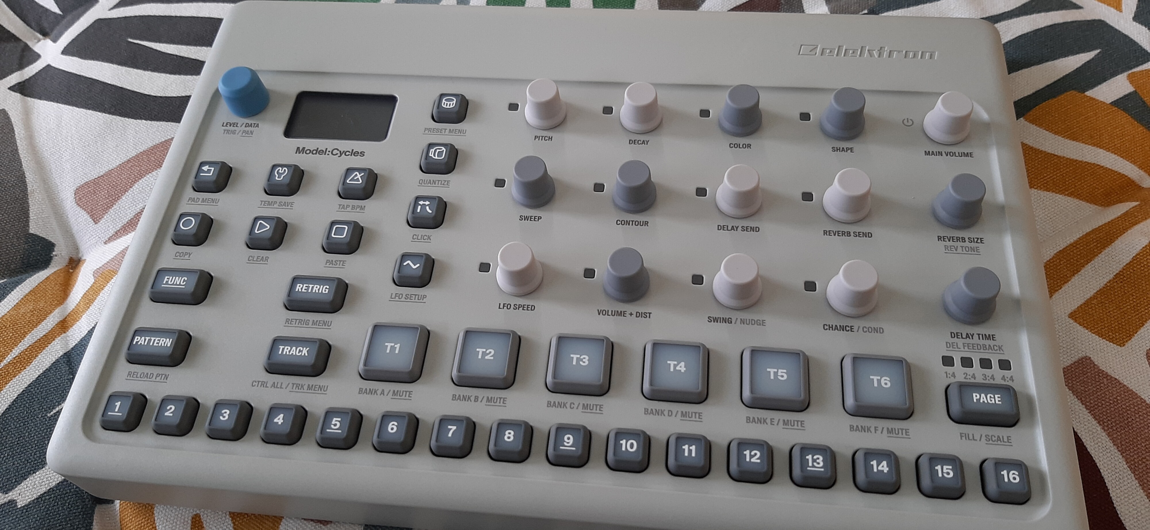 Original knobs - Model:Cycles - Elektronauts