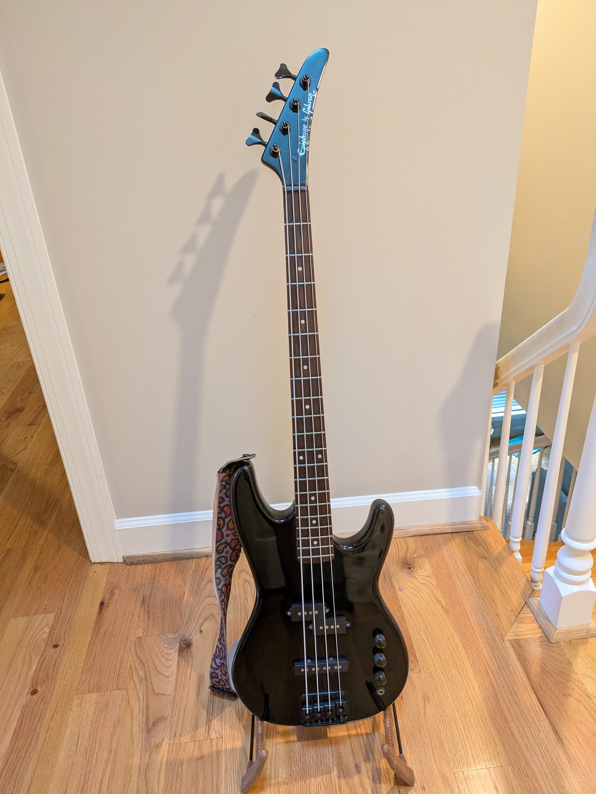Help me figure out the model of my old Epiphone bass guitar