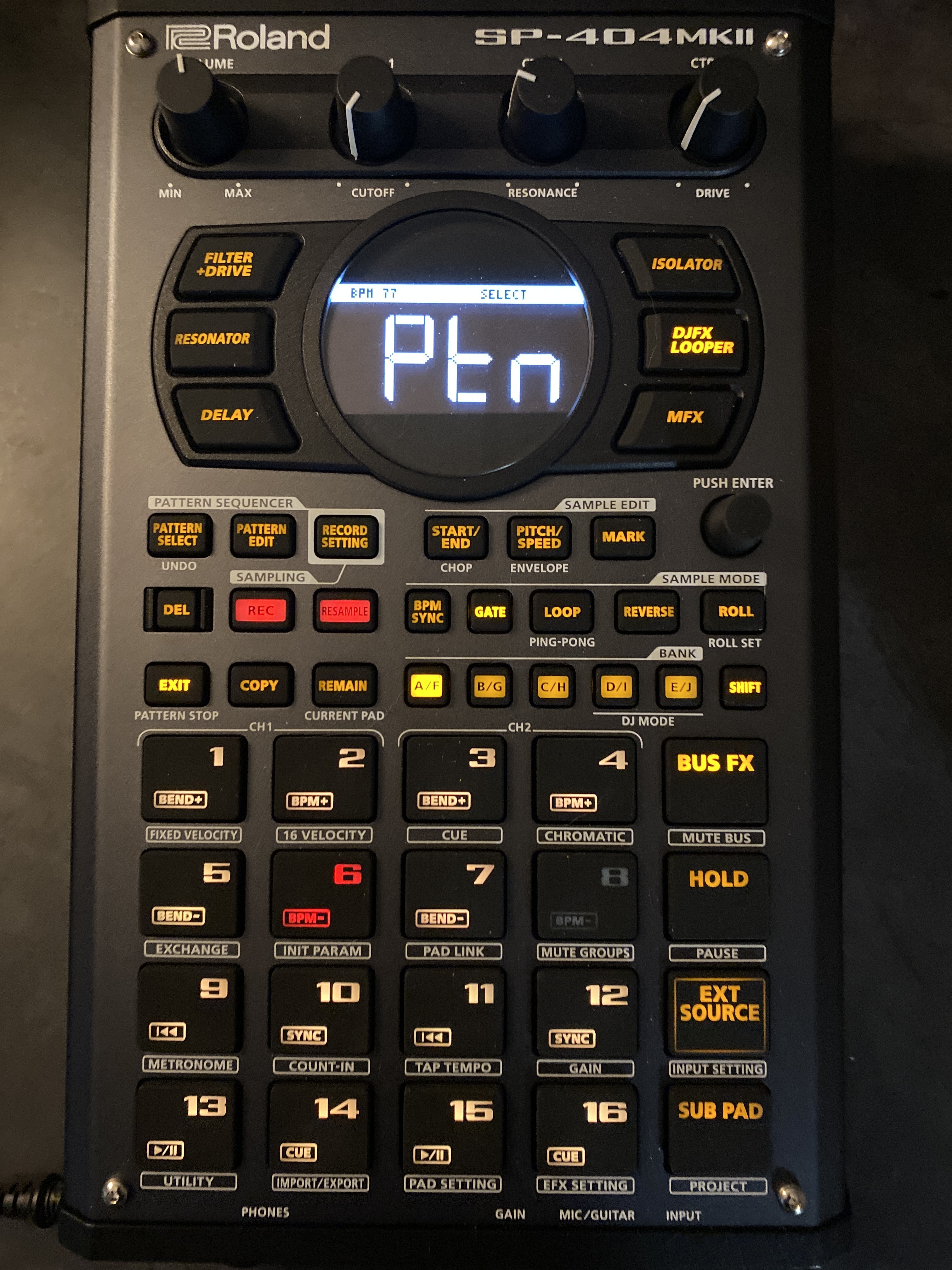 ゾロコミパラ Roland updates its SP-404 sampler 