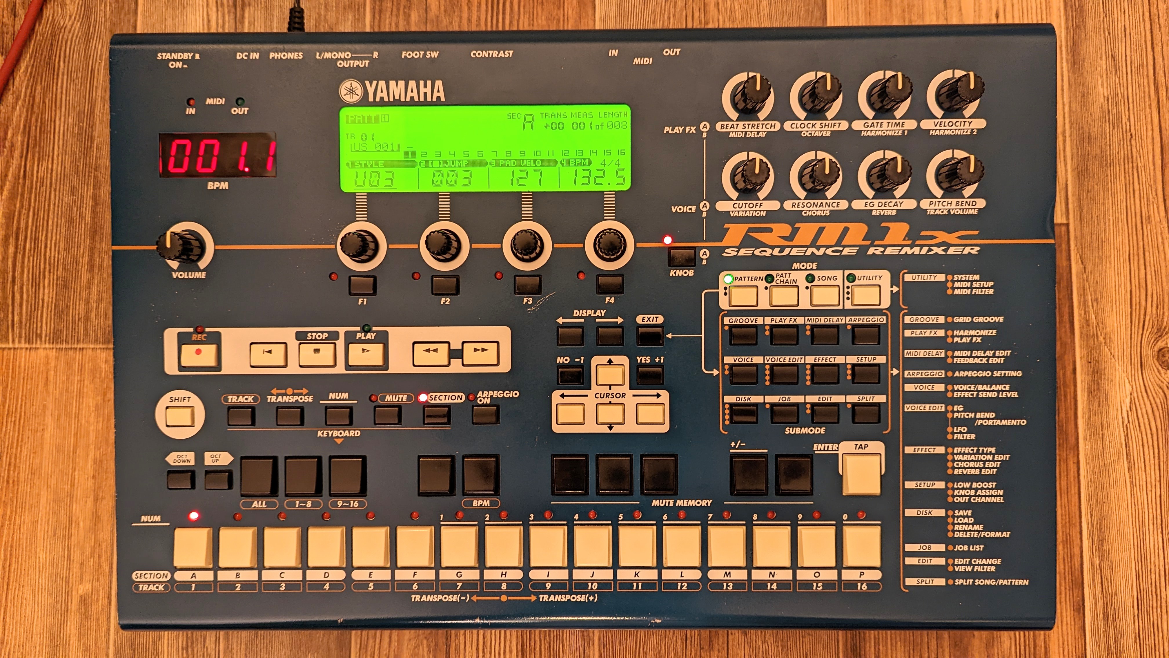 YAMAHA Rm1x シーケンサー メンテナンス済 ReinardSynth #7 Yamaha RM1x display fix and new switches - YouTube