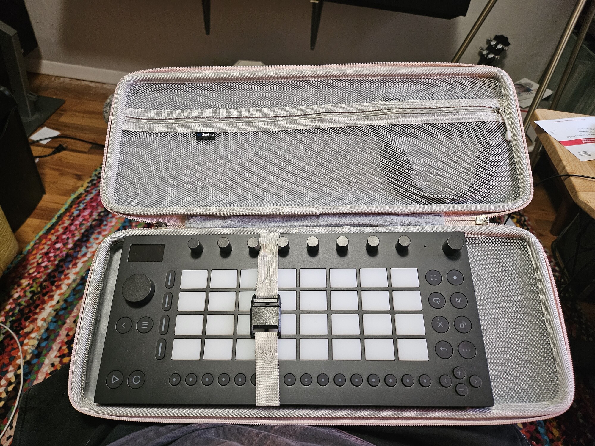 Ableton Move ケース付き 送料無料 Ableton Move グルーブボックス MIDIコントローラー エイブル