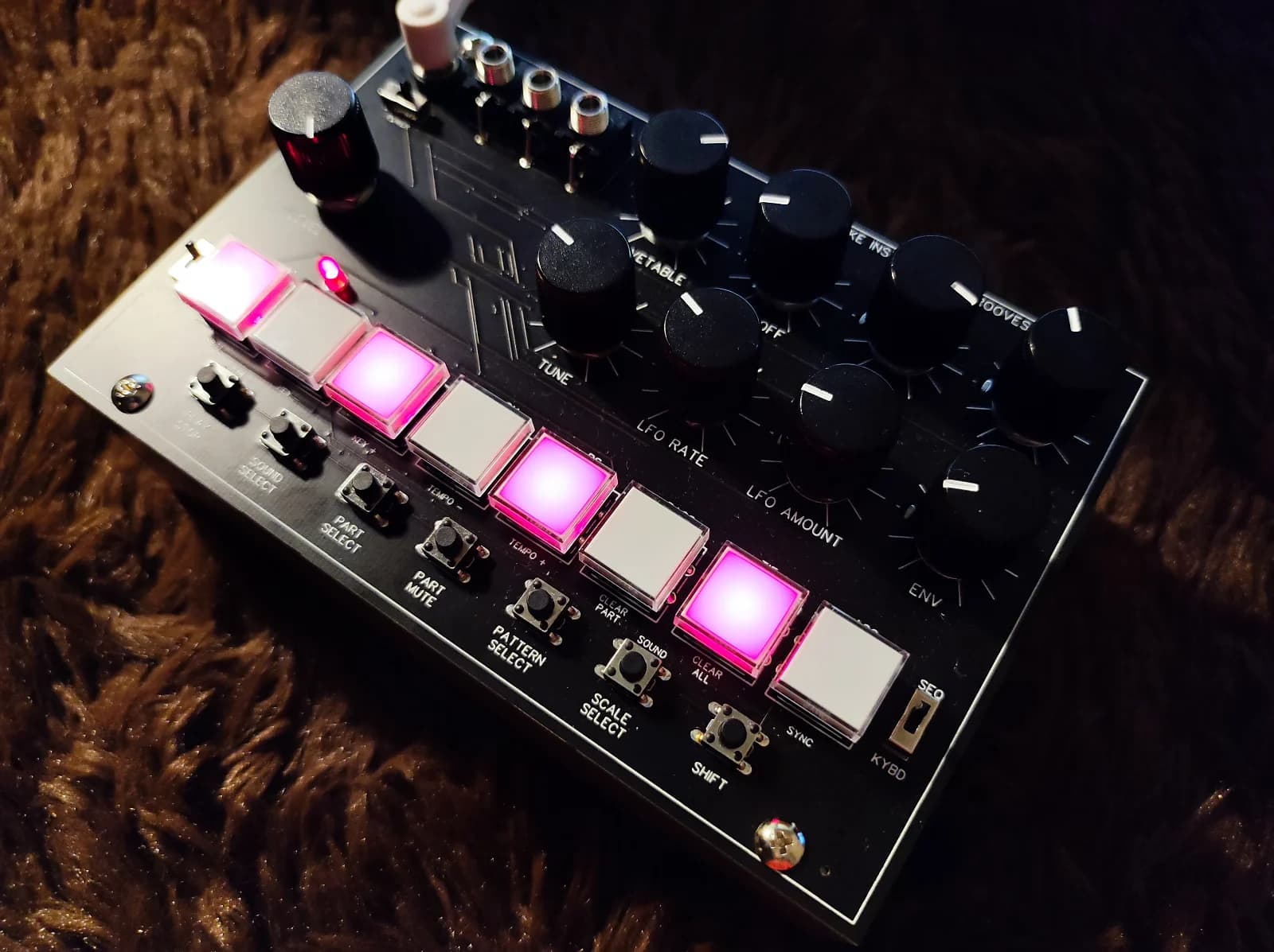 GROOVES mk2 グルーブボックス GROOVES mk2 グルーブボックス GROOVES mk2 | HOME BAKE INSTRUMENTS