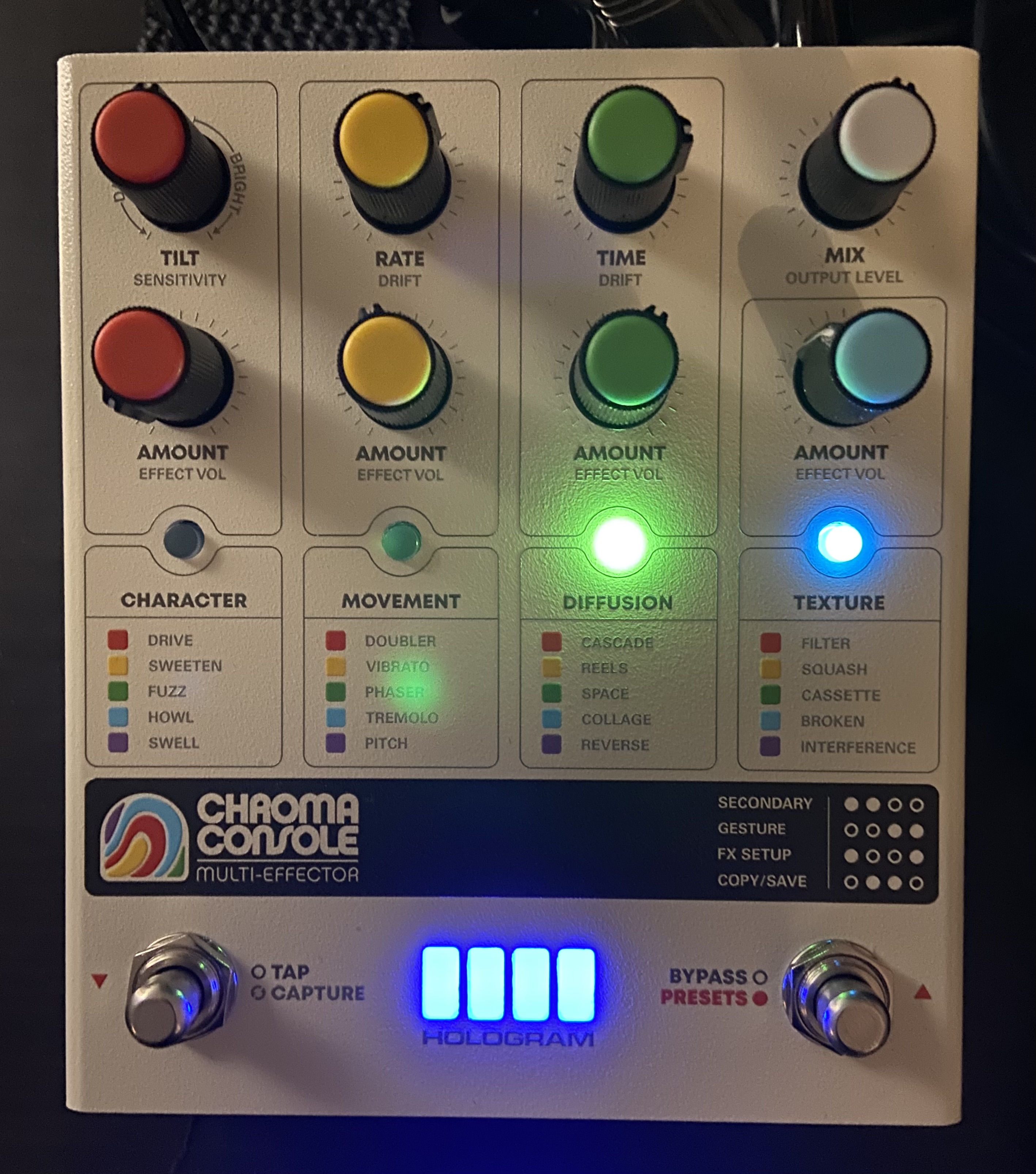 開封、接続確認のみ　Hologram Chroma Console maxresdefault.jpg