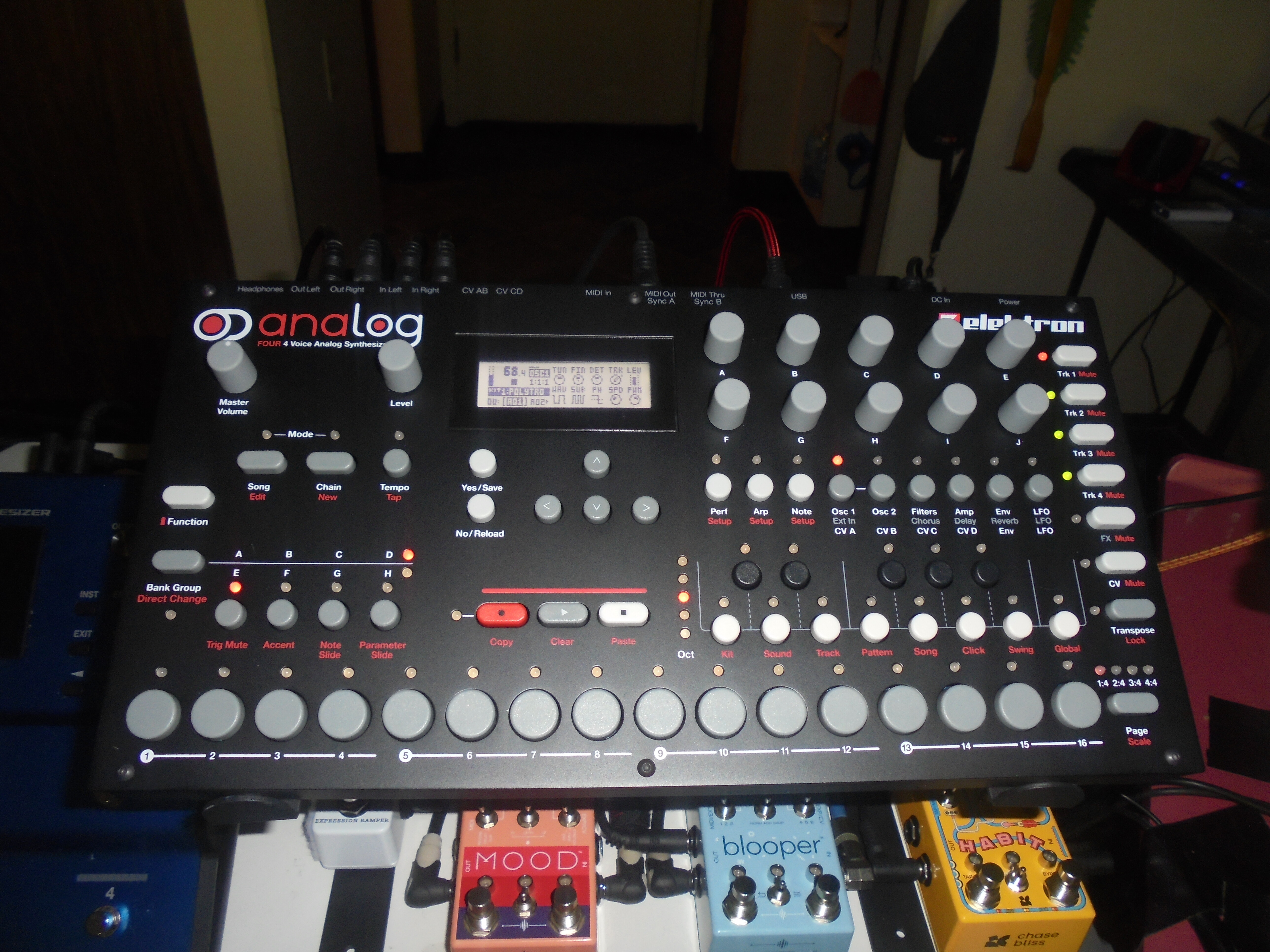 I may need Elektron Anonymous - Analog Keys/Four - Elektronauts