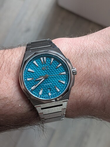 PXL_20251214_085102212