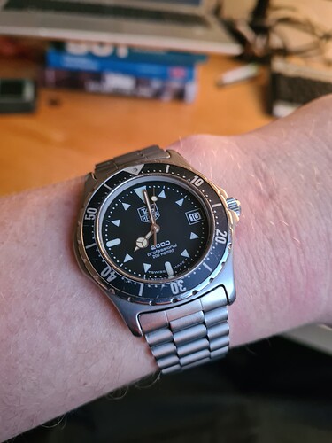 17600760049947291072025383958410