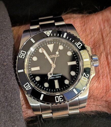 PXL_20251208_175606852.MACRO_FOCUS