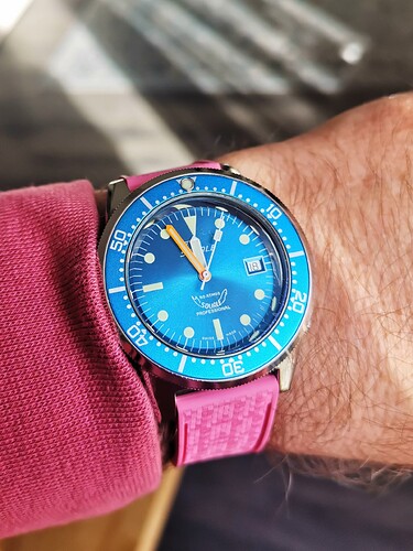 Picsart_25-10-18_11-58-02-227