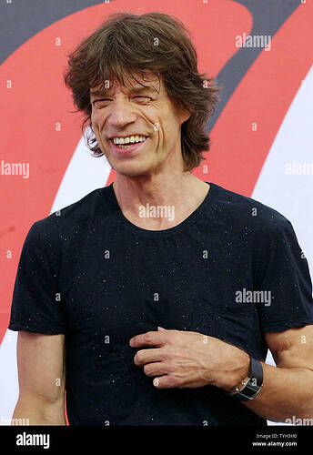 mick-jagger-pose-le-10-mai-2005-aux-medias-au-lincoln-center-de-new-york-apres-l-execution-et-a-discuter-de-la-prochaine-tournee-mondiale-de-2005-2006-pour-les-rolling-stones-photo-d-upi-ezio-petersen-tyh3h0