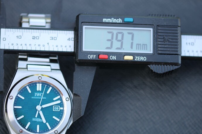 iwc_9078076
