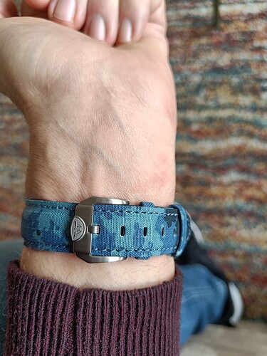 17624222843602422315229054144299