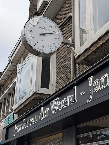 PXL_20251130_131924287