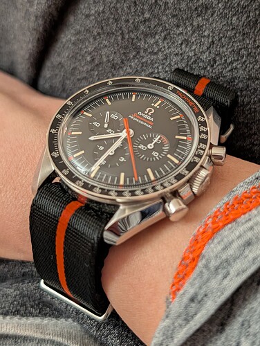 PXL_20251224_182943764