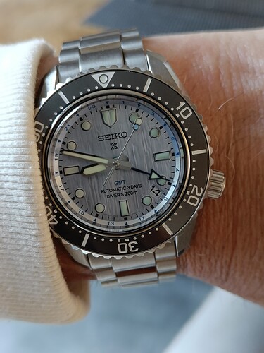 17761492309494820493299287547551