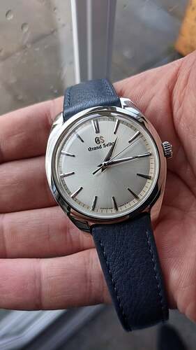 grand-seiko-sbgx331-an-elegant-value-proposition-v0-7kyfe8078sj81