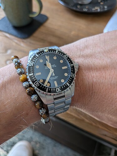 PXL_20260430_093712290.MACRO_FOCUS