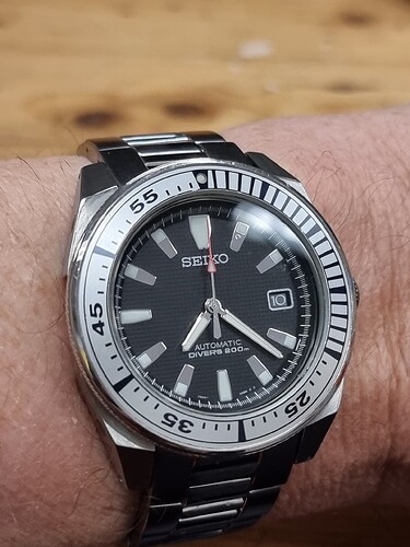 1765347764278578302221452978464