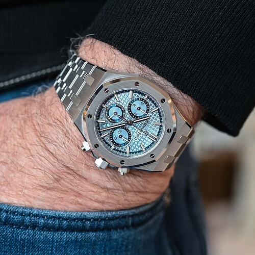 Audemars-Piguet-Royal-Oak-Selfwinding-Chronograph-38mm-Ice-Blue-Dial-White-Gold-Limited-Edition-26317BC.OO_.1256BC.01-2