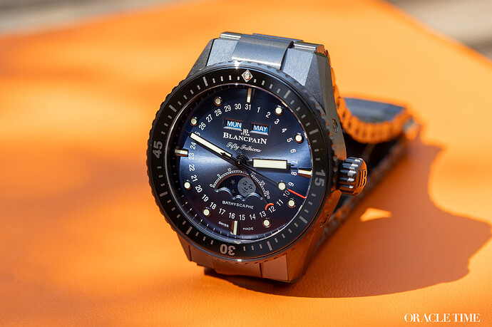 Blancpain-Bathyscaphe-Quantieme-Complet-Phases-de-Lune-Ceramic-9