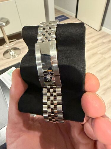 WhatsApp Image 2026-01-14 at 18.22.32-2