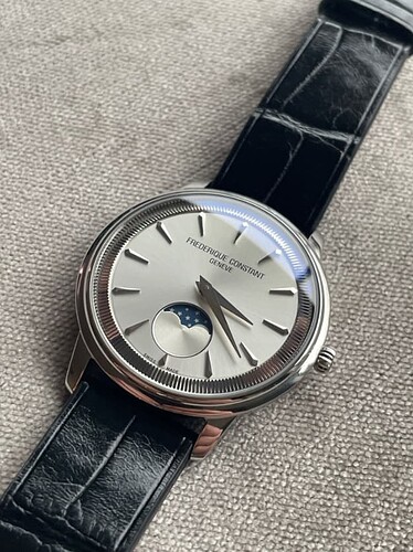 Frederique Constant Moneta Moophase Zoldar