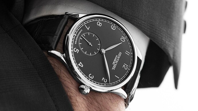 H1-04-Anzug-1100x616