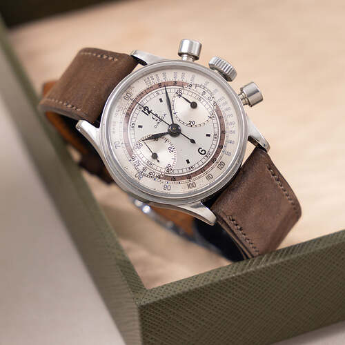 W-3798OmegaCal.28.9Twotonedialscrewdowncasechronograph_007_1x1_cb8dfe11-e5bc-41c7-8bd1-f88b8084cfd9