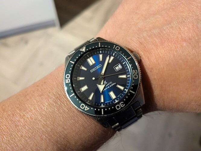 PXL_20251003_170818946.MACRO_FOCUS