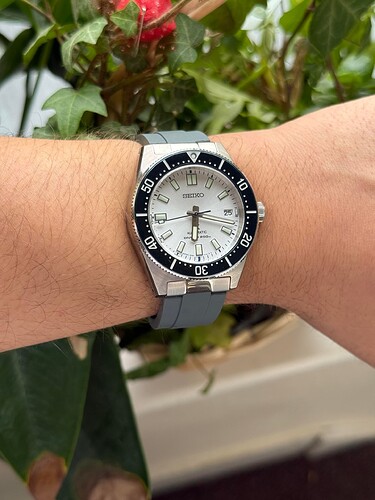 spb213j1-with-the-crafter-blue-strap-v0-lmsfbdl2n0xe1