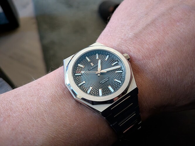 PXL_20251121_121752483.MACRO_FOCUS