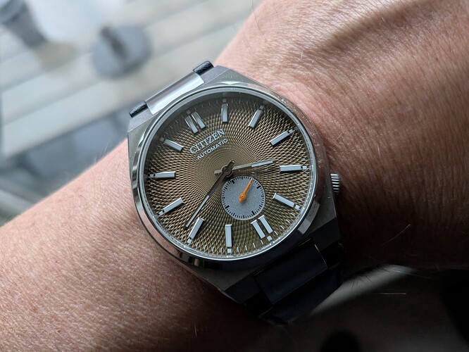 PXL_20251119_144109193.MACRO_FOCUS