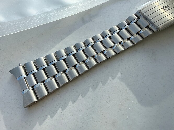 omega_020Z017493_nixon (2)