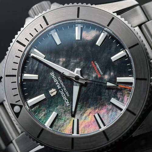 Nordic-Marine-Instruments-Ostersoen-Mork-dial-close-up