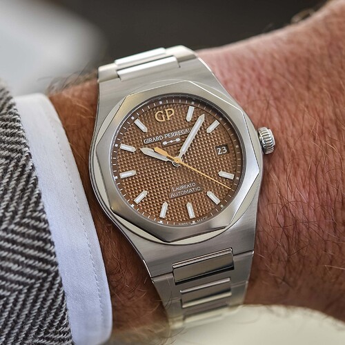Girard-Perregaux-Laureato-38mm-Copper-Hands-on-Review-3