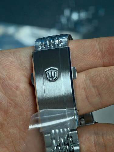 we-are-ready-to-sell-v0-irjvhqac3r7g1