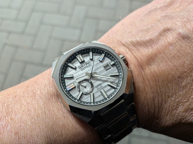 PXL_20251021_192205167.MACRO_FOCUS