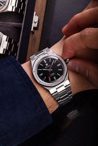 ace_jewelers_x_nivada_grenchen_f77_amsterdam_wristshot_hires_02