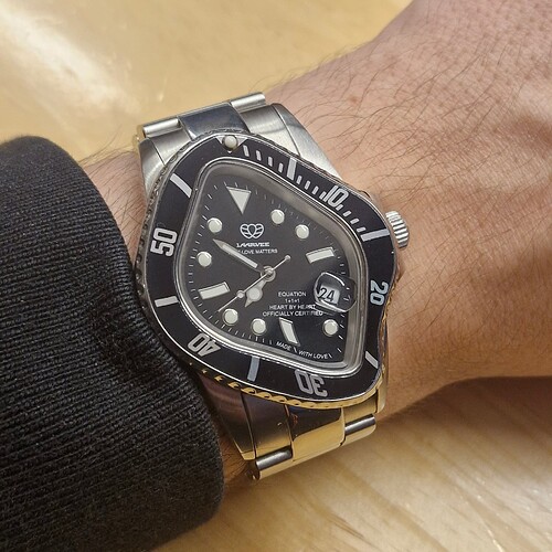 17639670572018749611871503116045