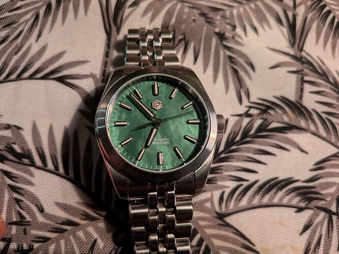 PXL_20251110_175318337.MACRO_FOCUS