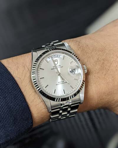 tudor-tudor-prince-date-day-76214-v0-Y8GTKJFdX84zw3FyFxrd9xu2jblrm3dDQwcsxMNmbnE