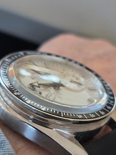 17775358548133705377400564502556