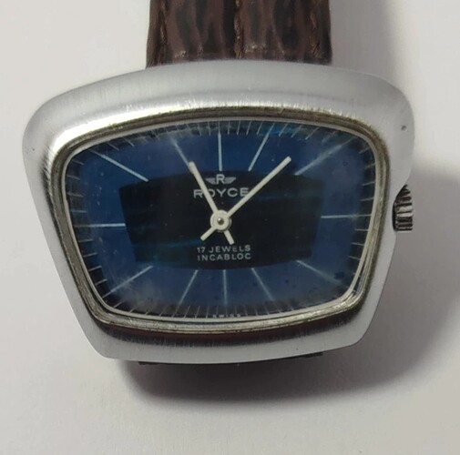 Screenshot_2025-12-19-22-09-03-677_fr.vinted-edit