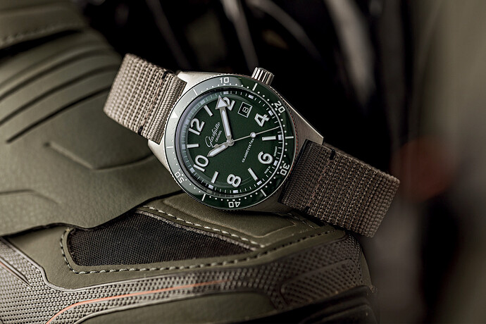 Glashutte-Original-SeaQ-39.5mm-Reed-Green-2